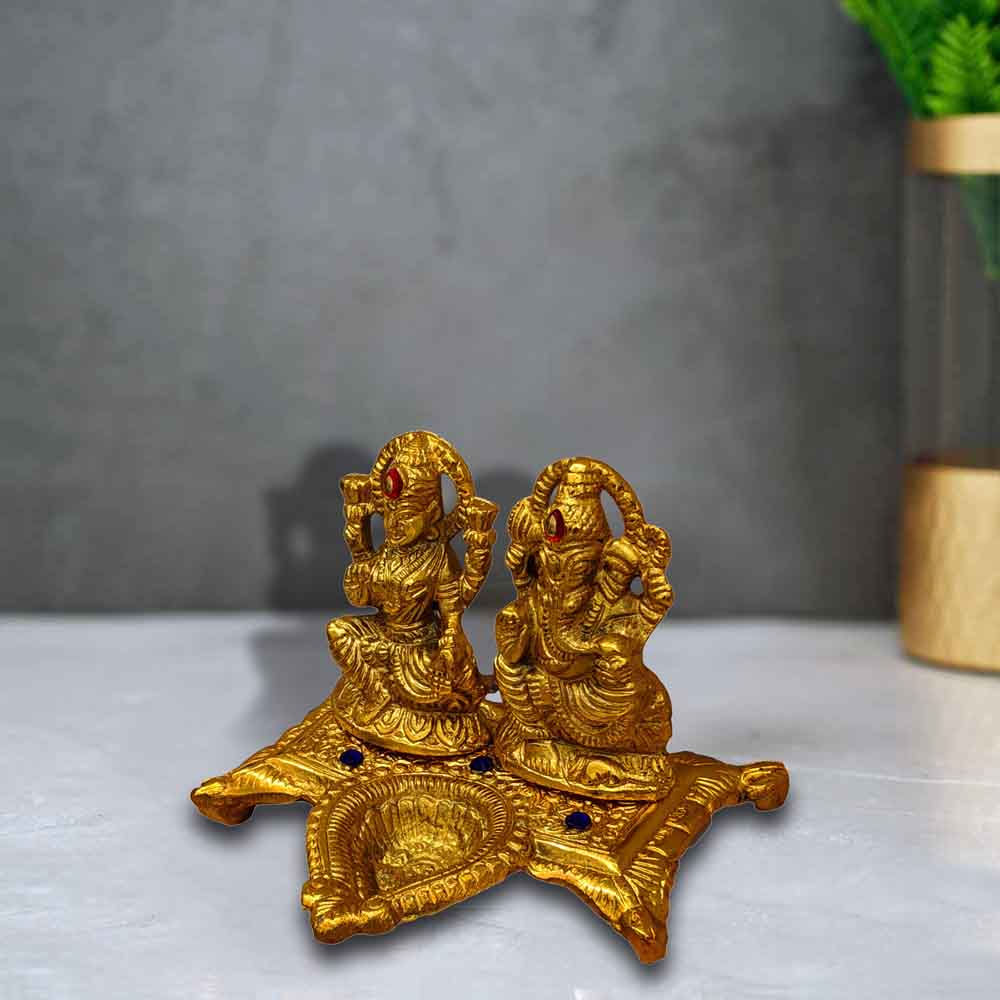 Lakshmi Ganesh idol With Diya